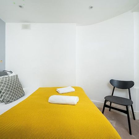 Sleek Flat With Communal Courtyard London Exteriör bild