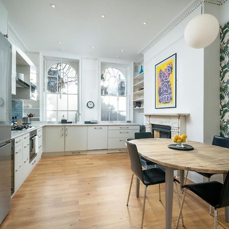 Sleek Flat With Communal Courtyard London Exteriör bild